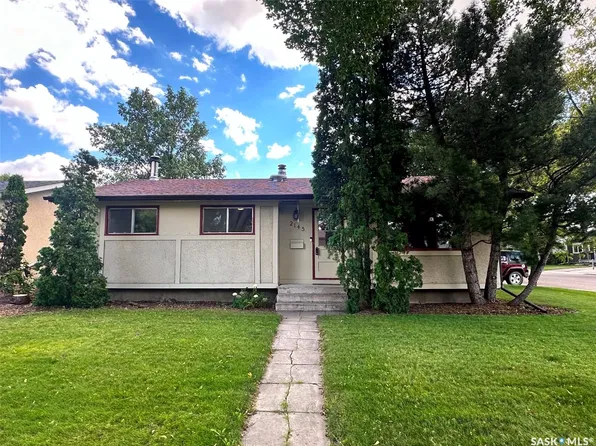 2145 37th Street W, Saskatoon, SK S7L 4E6