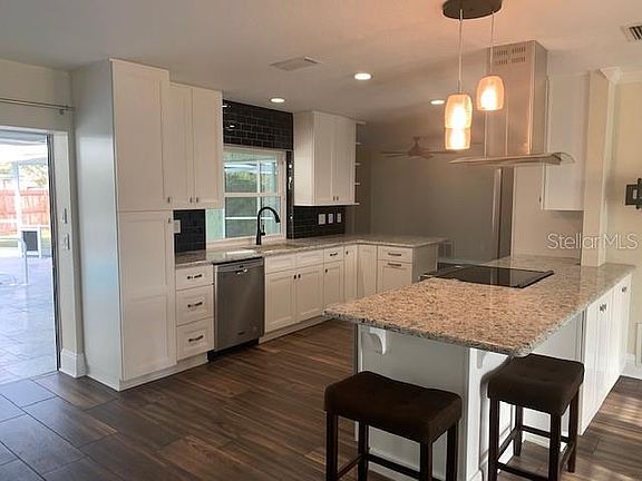2nd image of 2978 Kenilwick Dr N