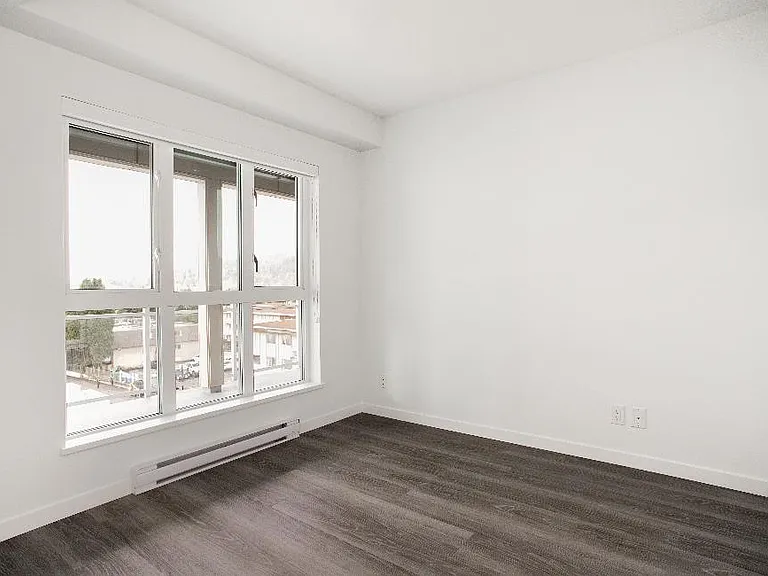 537 Foster Ave — Photo 33