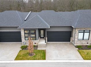 9150 Willoughby Dr #24, Niagara Falls, ON L2G 0Z5