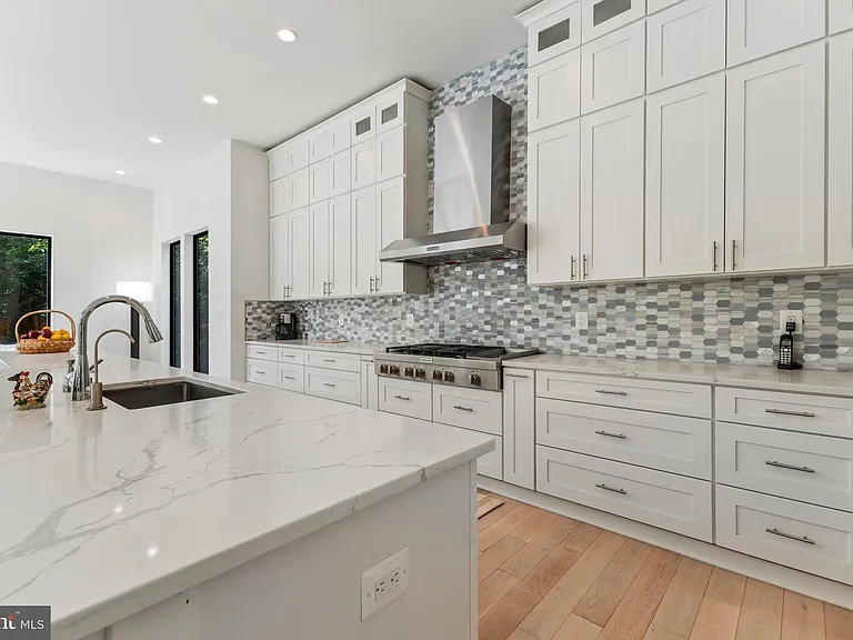 1513 Oakview Dr — Photo 31