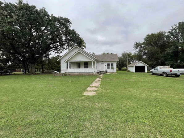 218 W Cherry St, Argonia, KS 67004