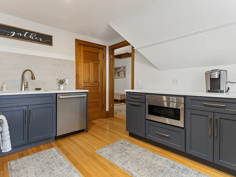 318 Brighton Ave — Photo 11