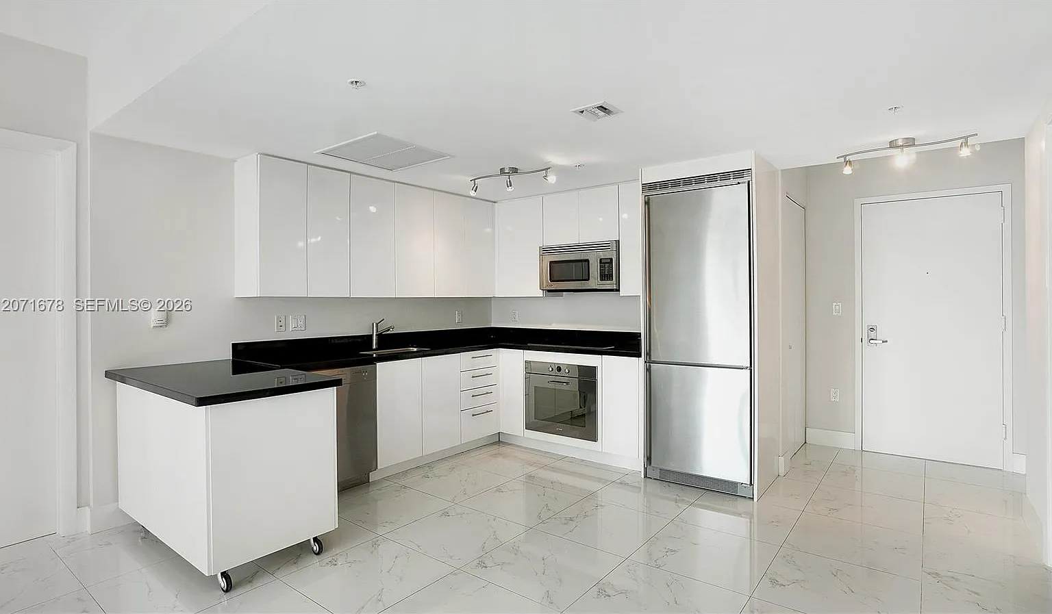 Mint Condo — Photo 3