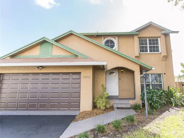 7876 NW 189th St, Hialeah, FL 33015