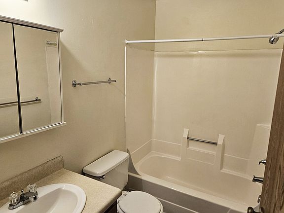 5th image of 900 Park St W #11220412