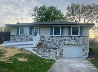 1102 S 4th Ter, Savannah, MO 64485