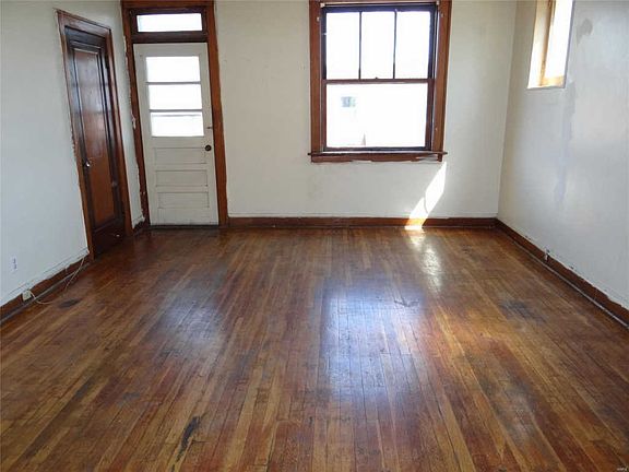2nd image of 2645-2647 Winnebago St