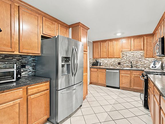4th image of 704 Dempster St APT E207