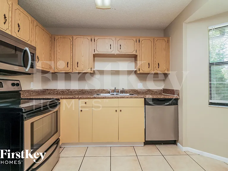 516 Gaspar Ave — Photo 6