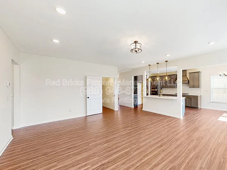 17712 Summers Walk Blvd — Photo 4
