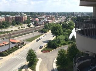 1 Wheaton Ctr APT 1007, Wheaton, IL 60187