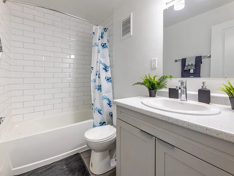 520 Mornington Ave — Photo 7
