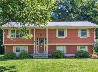 32 Robert St, Flanders, NJ 07836
