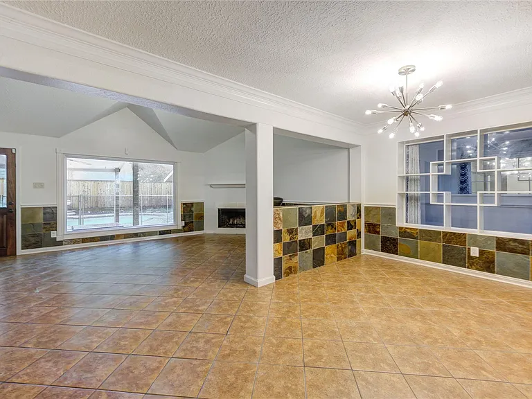 21450 Park Post Ln — Photo 11