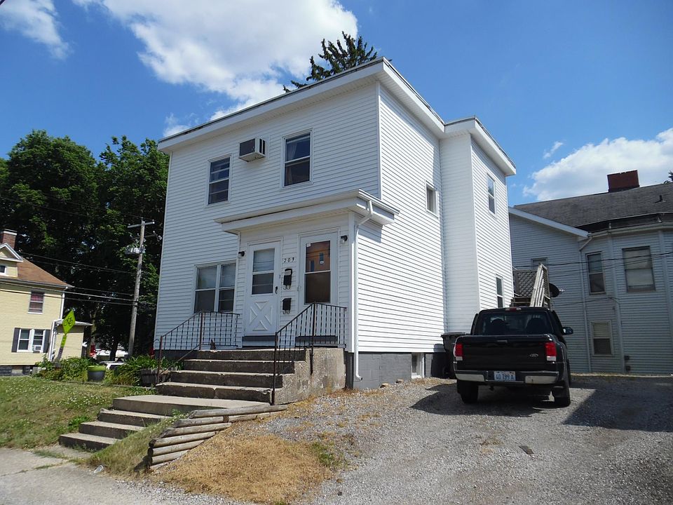 209 E Locust, duplex, private entrances