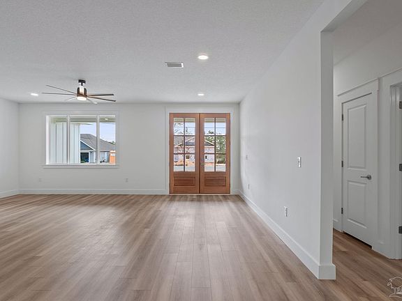 4th image of 1381 Joseph Cir