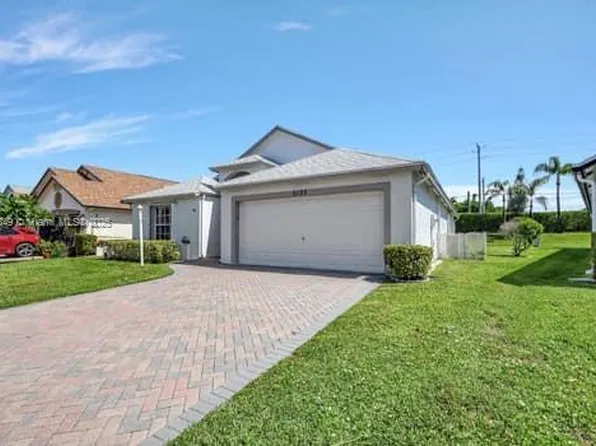 5127 Robino Cir, West Palm Beach, FL 33417