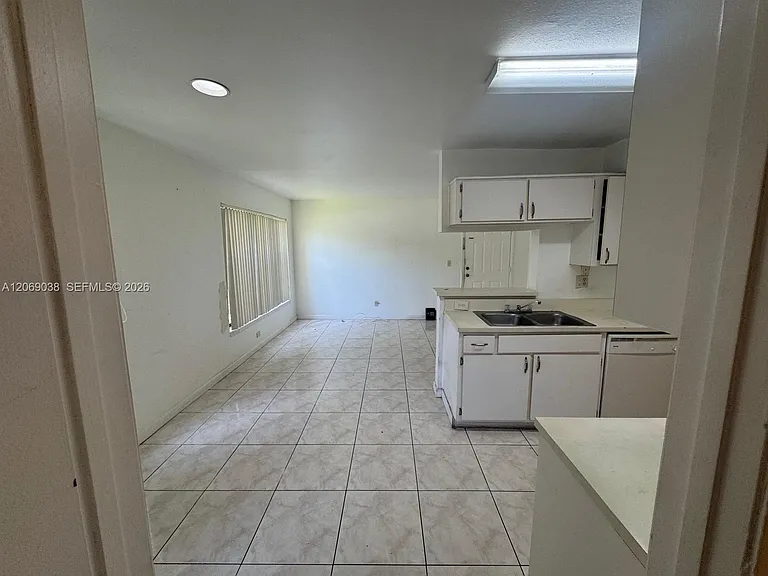 8793 NW 39th St #7 — Photo 2