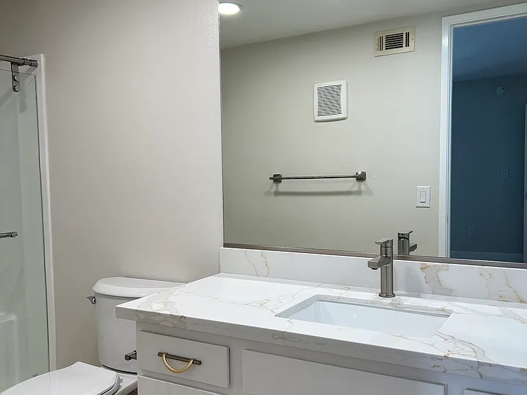 1375 Poli St #5 — Photo 14