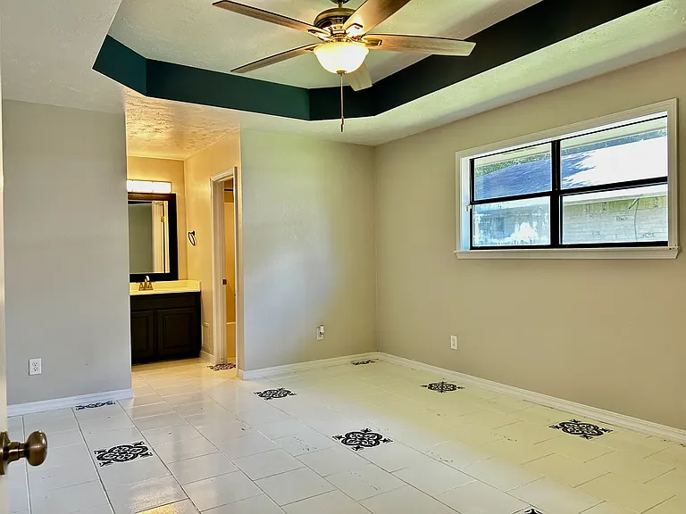 1804 Byron Dr — Photo 12