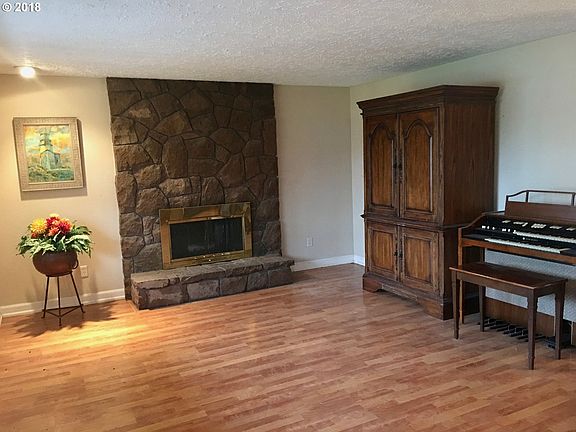 4th image of 10002 NE 93rd Ave