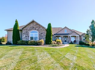 12195 Arborwood Way, Chardon, OH 44024