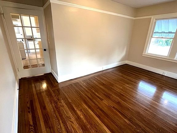 3rd image of 31 Oakes Blvd #31