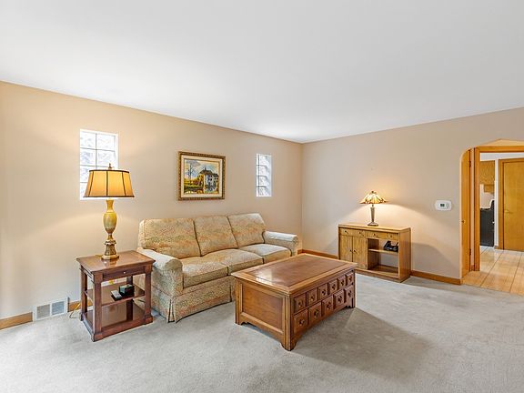 3rd image of 5838 N Melvina Ave
