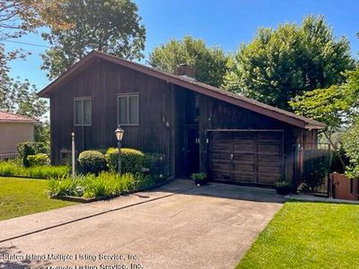 16 Manor Ct, Staten Island, NY, 10306