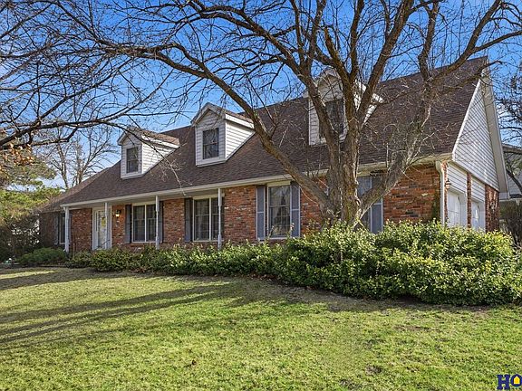 3rd image of 930 Evergreen Dr