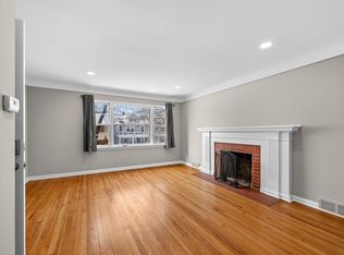 1022 Wayburn St #2, Grosse Pointe, MI 48230