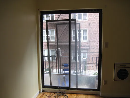 Rented by 18 REALTY | media 33