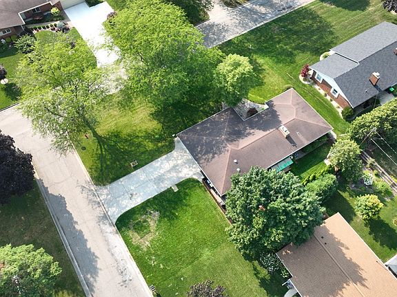 4th image of 740 Wilson Ave