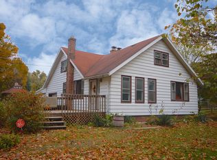 15471 E River Rd, Buchanan, MI 49107