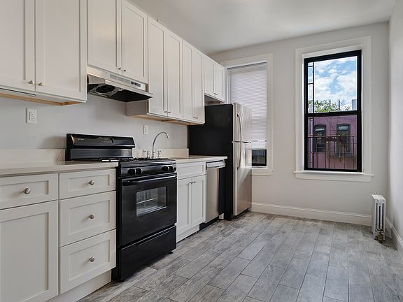 4th image of 34-52 43rd St #3A