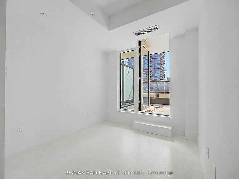 308 Jarvis St #404 — Photo 5