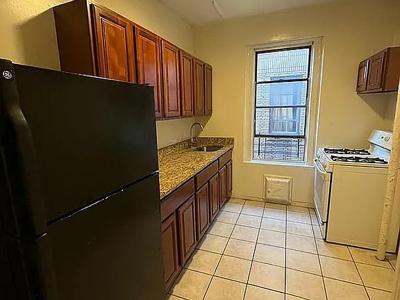 3rd image of 170 Vermilyea Ave APT 1H