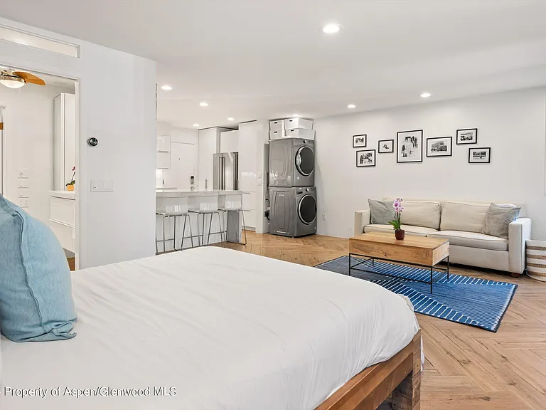 819 E Hyman Ave #3 — Photo 7