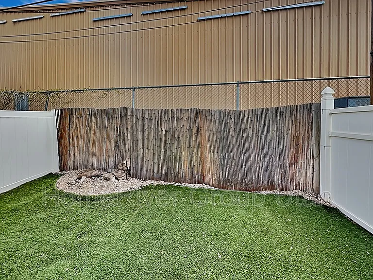238 N Bliss Ct — Photo 19