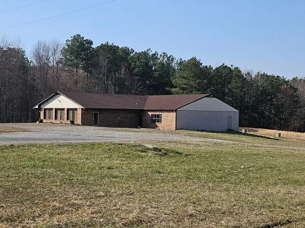 302 W Colonial Trail Hwy #1, Blackstone, VA 23824