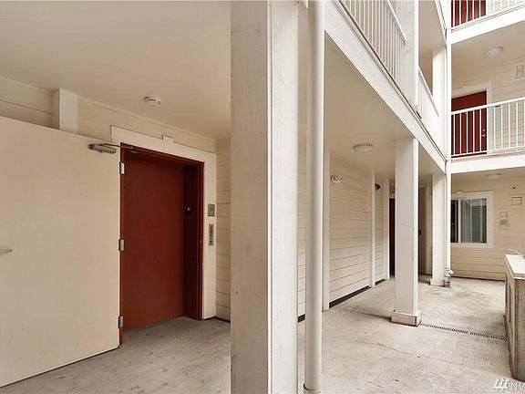 Elevator to garage