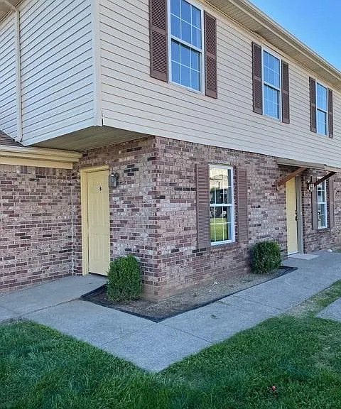 301 Michelle Dr #B — Photo 1