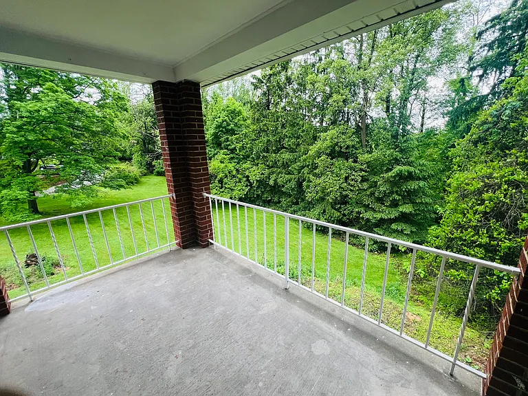 225-227 Jefferson Rd — Photo 12
