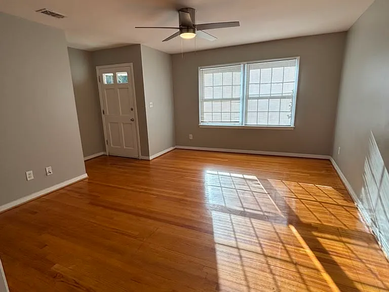 320 Vanderbilt Dr — Photo 26