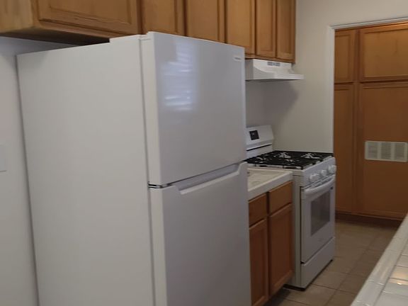 2nd image of 239 E Burbank Blvd #0