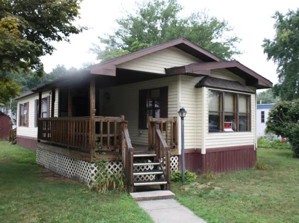 1580 Larry St #44, Allegan, MI 49010