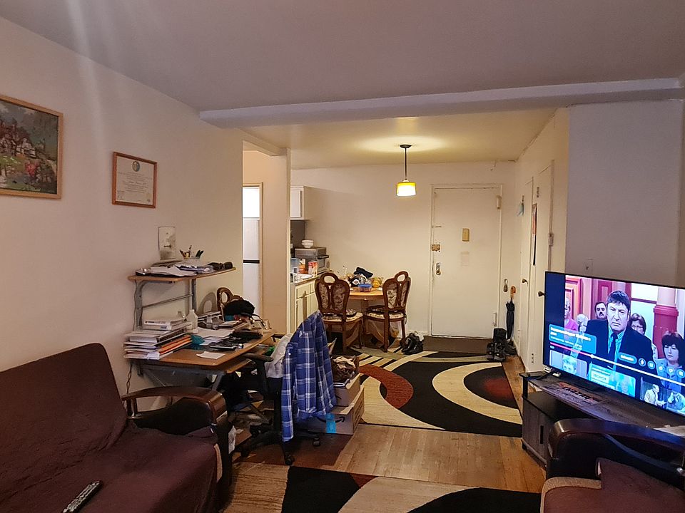 1st image of 21605 85th Ave #6