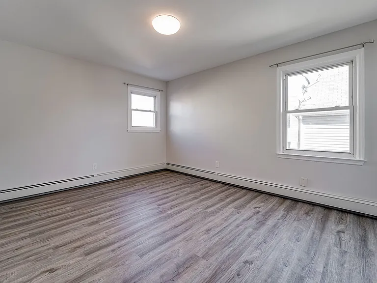 79 Hoyt St #2 — Photo 21