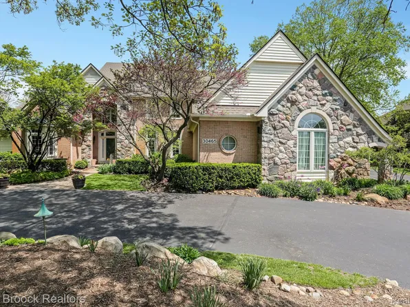 30465 Stonegate Dr, Franklin, MI 48025